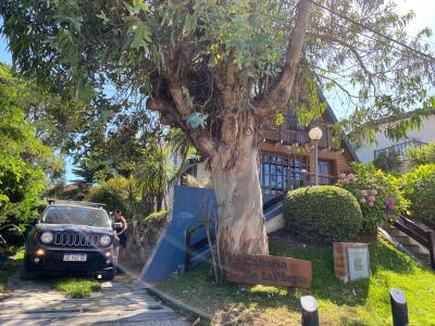 Cabaña en alquiler en Valeria del Mar. 4 ambientes, 2 baños y capacidad de 4 a 8 personas. 