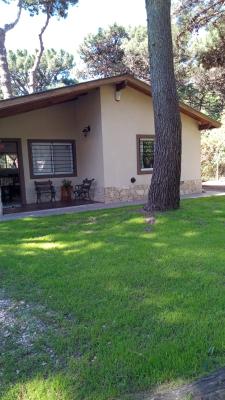 Casa en alquiler en Valeria del Mar. 3 ambientes, 1 baño y capacidad de 1 a 5 personas. 