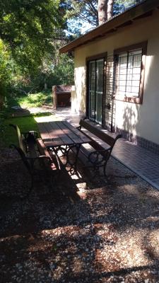 Casa en alquiler en Valeria del Mar. 3 ambientes, 1 baño y capacidad de 1 a 5 personas. 