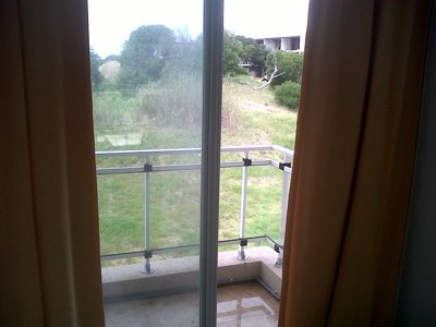Triplex en alquiler en Valeria del Mar. 3 ambientes, 2 baños y capacidad de 4 a 5 personas. A 100 m de la playa