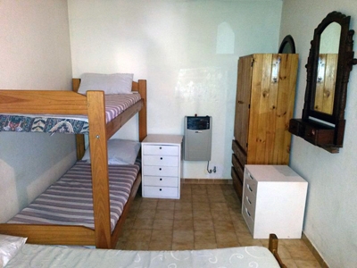 Casa en alquiler en Valeria del Mar. 2 ambientes, 1 baño y capacidad de 1 a 4 personas. 
