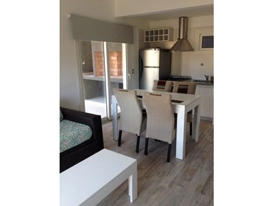 Complejo de Dptos en alquiler en Valeria del Mar. 2 ambientes, 1 baño y capacidad de 1 a 4 personas. A 200 m de la playa