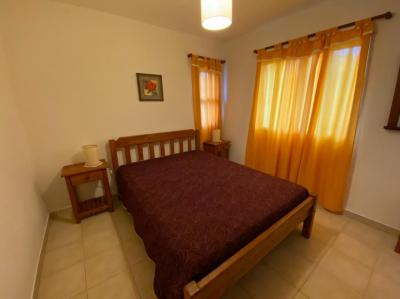 Complejo de Cabañas en alquiler en Valeria del Mar. 2 y 3 ambientes, 1 baño y capacidad de 2 a 5 personas. 