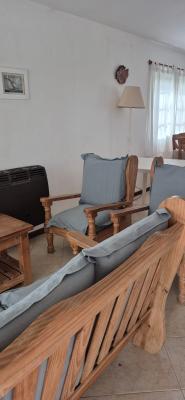 Duplex en alquiler en Valeria del Mar. 3 ambientes, 2 baños y capacidad de 2 a 5 personas. A 50 m de la playa