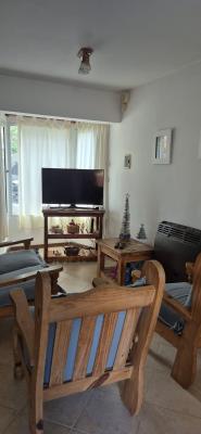 Duplex en alquiler en Valeria del Mar. 3 ambientes, 2 baños y capacidad de 2 a 5 personas. A 50 m de la playa