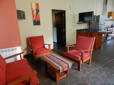 Chalet en alquiler en Valeria del Mar. 4 ambientes, 2 baños y capacidad de 4 a 6 personas. A 300 m de la playa