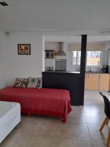Departamento en alquiler en Valeria del Mar. 2 ambientes, 1 bao y capacidad de 2 a 4 personas. Tour virtual 360. A 150 m de la playa