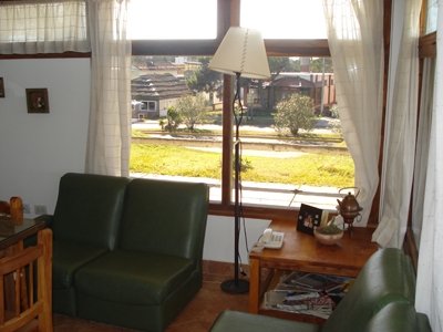 Departamento en alquiler en Valeria del Mar. 4 ambientes, 2 baños y capacidad de 4 a 6 personas. Tour virtual 360. A 100 m de la playa