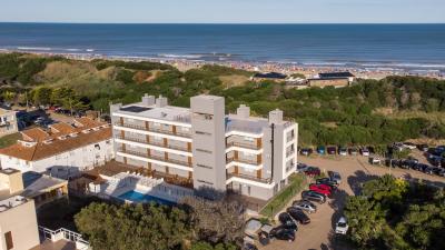 Complejo de Dptos en alquiler en Valeria del Mar. 2 ambientes, 1 a 2 baño y capacidad de 2 a 6 personas. A 50 m de la playa