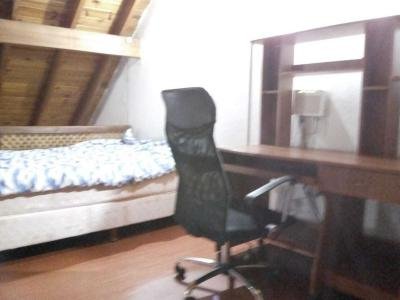 Chalet en alquiler en Valeria del Mar. 6 ambientes, 3 ba&ntilde;os y capacidad de 4 a 6 personas. 