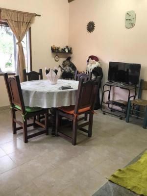 Casa en alquiler en Valeria del Mar. 3 ambientes, 1 baño y capacidad de 2 a 4 personas. 