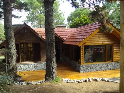 Chalet en alquiler en Valeria del Mar. 4 ambientes, 2 baños y capacidad de 4 a 6 personas. Tour virtual 360. 