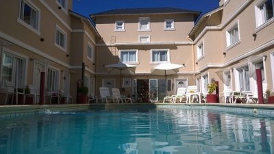 Apart en alquiler en Valeria del Mar. 2 ambientes, 2 baños y capacidad de 2 a 8 personas. A 50 m de la playa