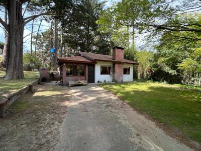 Casa en alquiler en Valeria del Mar. 3 ambientes, 1 baño y capacidad de 3 a 5 personas. 