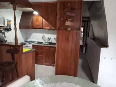 Casa en alquiler en Valeria del Mar. 3 ambientes, 2 baños y capacidad de 1 a 5 personas. A 250 m de la playa