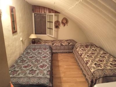 Casa en alquiler en Valeria del Mar. 3 ambientes, 2 baños y capacidad de 1 a 5 personas. A 250 m de la playa