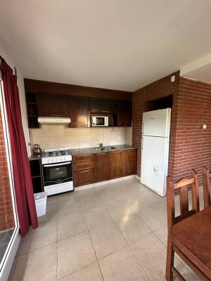 Cabañas en alquiler en Valeria del Mar. 3 ambientes, 2 baños y capacidad de 3 a 5 personas. Tour virtual 360. A 50 m de la playa