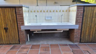 Departamento en alquiler en Valeria del Mar. 2 y 3 ambientes, 1 baño y capacidad de 2 a 5 personas. A 50 m de la playa