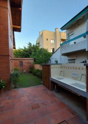 Departamento en alquiler en Valeria del Mar. 2 y 3 ambientes, 1 baño y capacidad de 2 a 4 personas. A 50 m de la playa