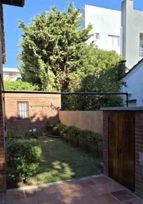 Departamento en alquiler en Valeria del Mar. 2 y 3 ambientes, 1 baño y capacidad de 2 a 4 personas. A 50 m de la playa