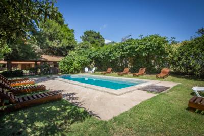 Complejo de Duplex en alquiler en Valeria del Mar. 5 ambientes, 2 baños y capacidad de 2 a 7 personas. Tour virtual 360. A 100 m de la playa