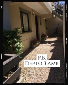Duplex en alquiler en Valeria del Mar. 3 ambientes, 2 baños y capacidad de 2 a 5 personas. 