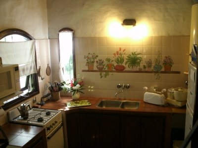 Casa en alquiler en Valeria del Mar. 4 ambientes, 1 baño y capacidad de 5 a 6 personas. 