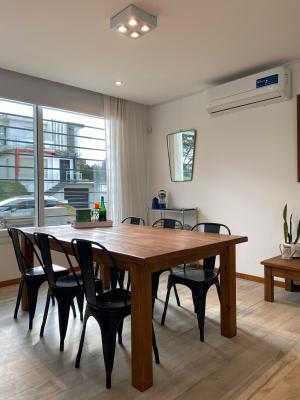 Casa en alquiler en Valeria del Mar. 4 ambientes, 3 baños y capacidad 6 personas. 
