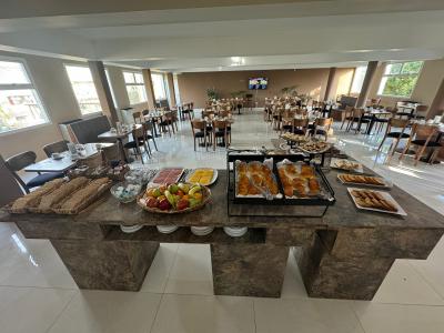 Apart en alquiler en Valeria del Mar. 2 ambientes, 1 baño y capacidad de 1 a 6 personas. Tour virtual 360. A 100 m de la playa