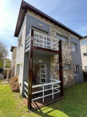 Departamento en alquiler en Valeria del Mar. 2 ambientes y monoambiente ambientes, 1 baño y capacidad de 1 a 4 personas. 