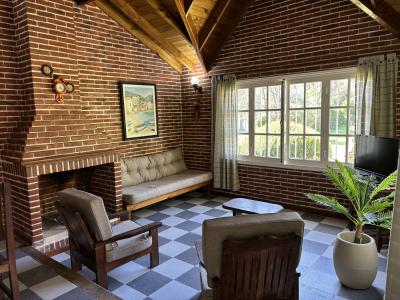 Casa en alquiler en Valeria del Mar. 4 ambientes, 3 baños y capacidad de 4 a 7 personas. 