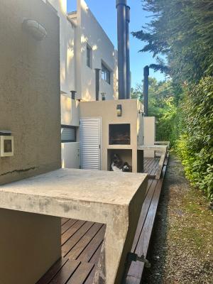 Departamentos en alquiler en Valeria del Mar. 3 ambientes, 2 baños y capacidad de 2 a 4 personas. 