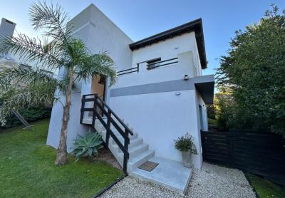 Complejo de Duplex en alquiler en Valeria del Mar. 3 ambientes, 2 ba&ntilde;os y capacidad de 2 a 6 personas. 