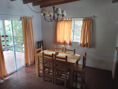 Casa en alquiler en Valeria del Mar. 5 ambientes, 3 baños y capacidad de 3 a 7 personas. 