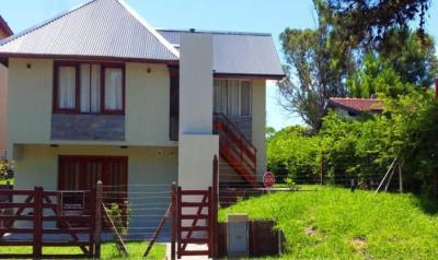 Complejo de Dptos en alquiler en Valeria del Mar. 1 y 2 ambientes, 1 baño y capacidad de 1 a 4 personas.