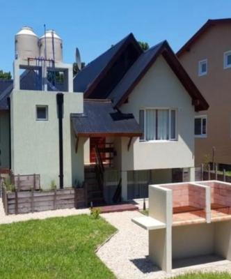 Complejo de Dptos en alquiler en Valeria del Mar. 1 y 2 ambientes, 1 baño y capacidad de 1 a 4 personas.