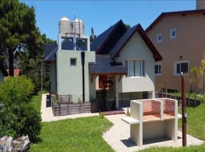 Complejo de Dptos en alquiler en Valeria del Mar. 1 y 2 ambientes, 1 baño y capacidad de 1 a 4 personas.