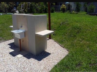 Complejo de Dptos en alquiler en Valeria del Mar. 1 y 2 ambientes, 1 baño y capacidad de 1 a 4 personas.