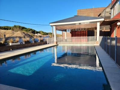 Hotel en alquiler en Valeria del Mar. uno ambientes, uno baños y capacidad de 1 a 4 personas.